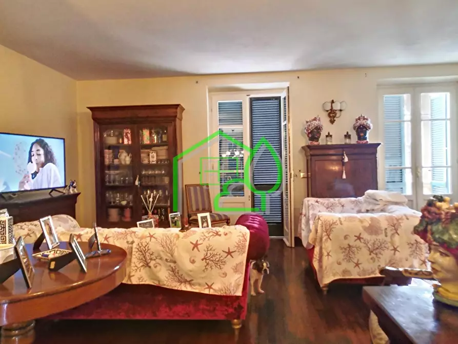 Immagine 9 di Villa in vendita  a Viareggio