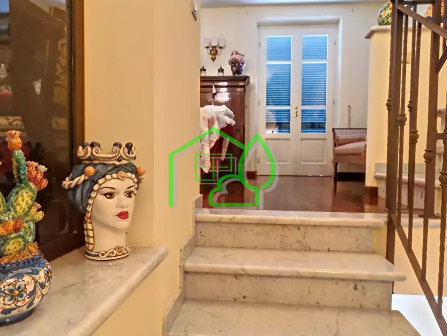 Immagine 4 di Villa in vendita  a Viareggio