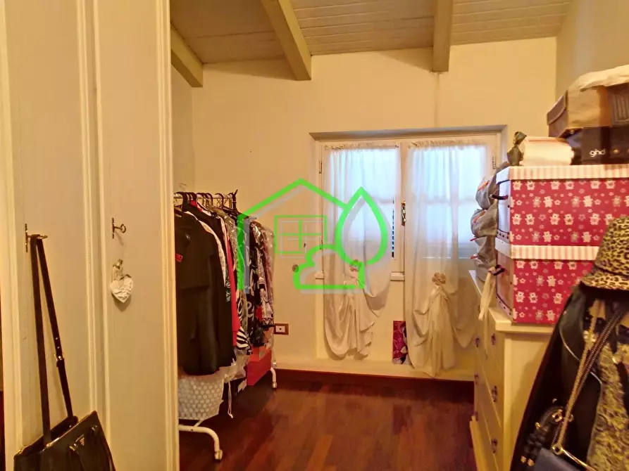 Immagine 39 di Villa in vendita  a Viareggio