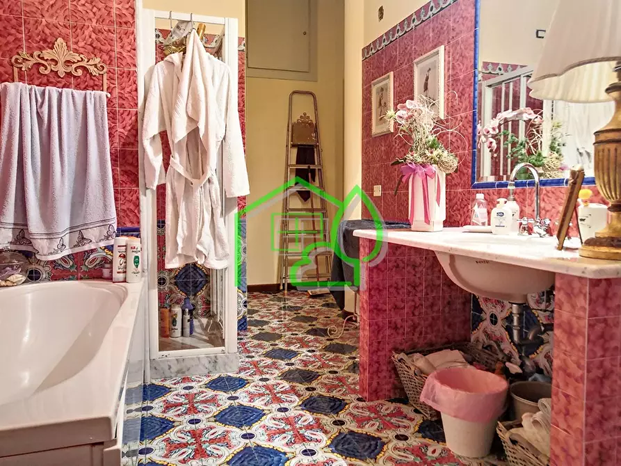 Immagine 26 di Villa in vendita  a Viareggio