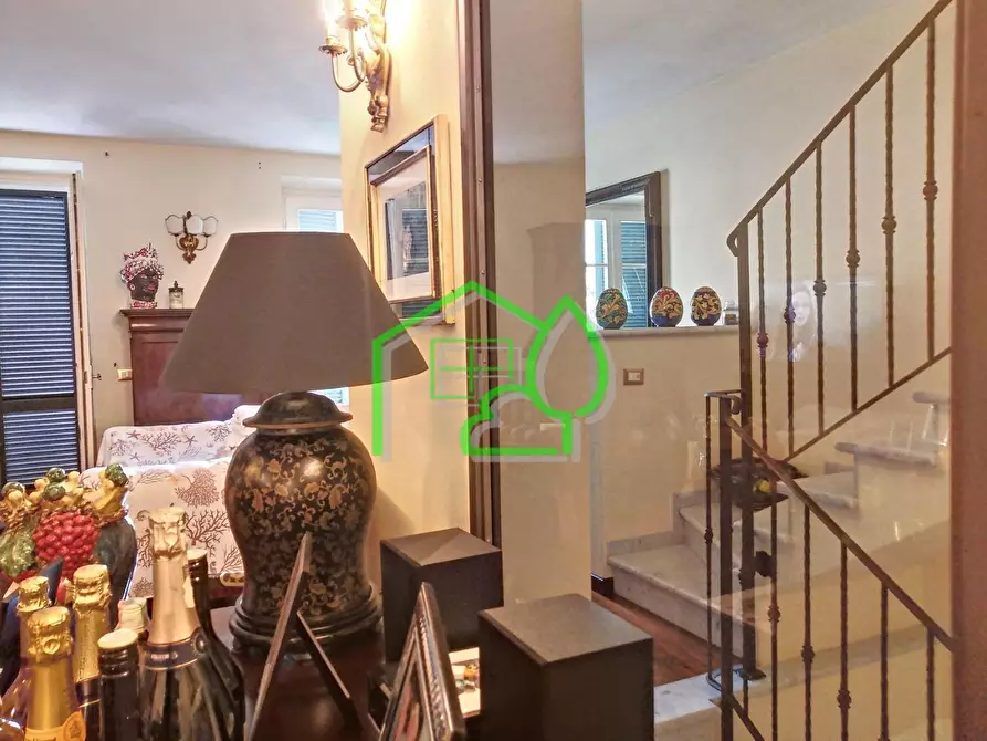 Immagine 6 di Villa in vendita  a Viareggio