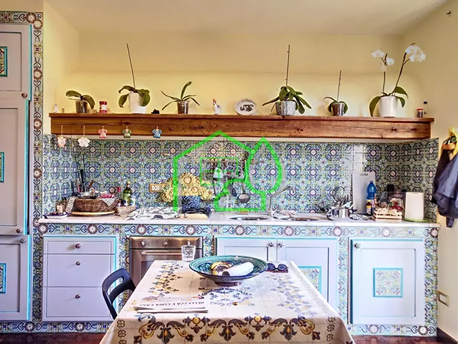 Immagine 18 di Villa in vendita  a Viareggio