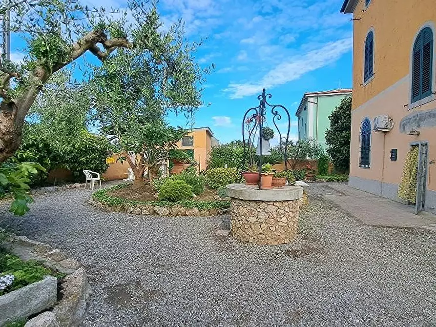 Immagine 4 di Villa in vendita  a Cascina