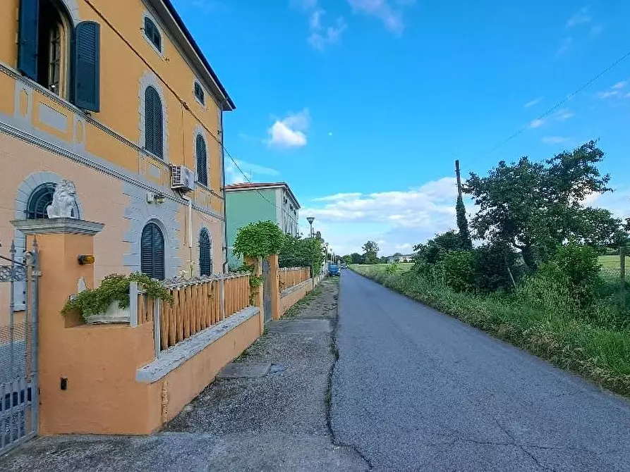 Immagine 14 di Villa in vendita  a Cascina