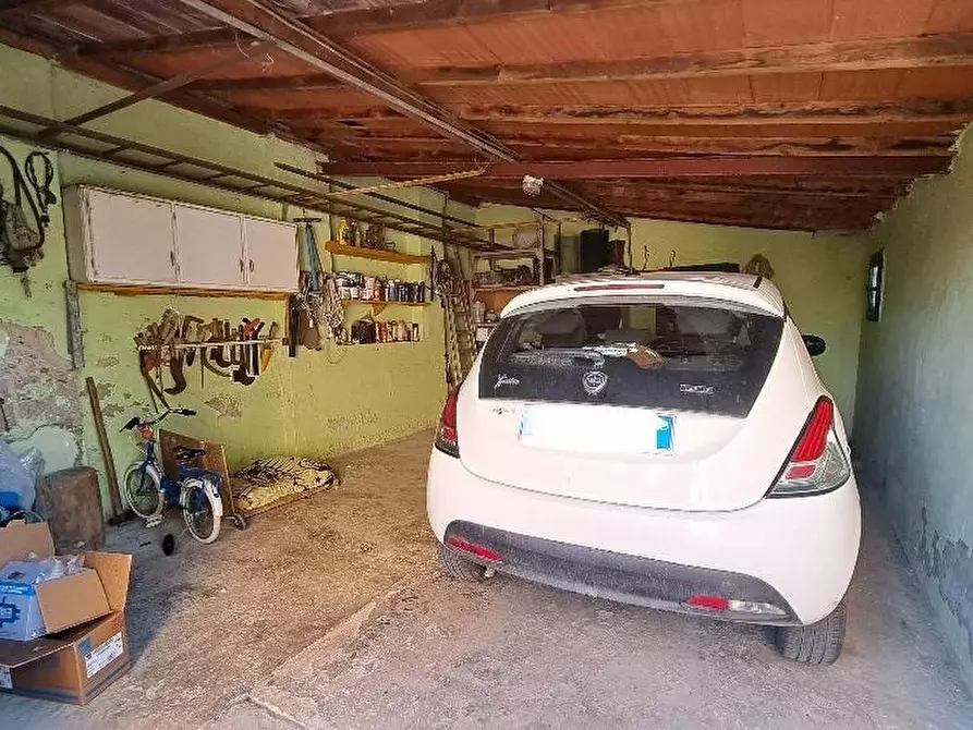 Immagine 47 di Villa in vendita  a Cascina