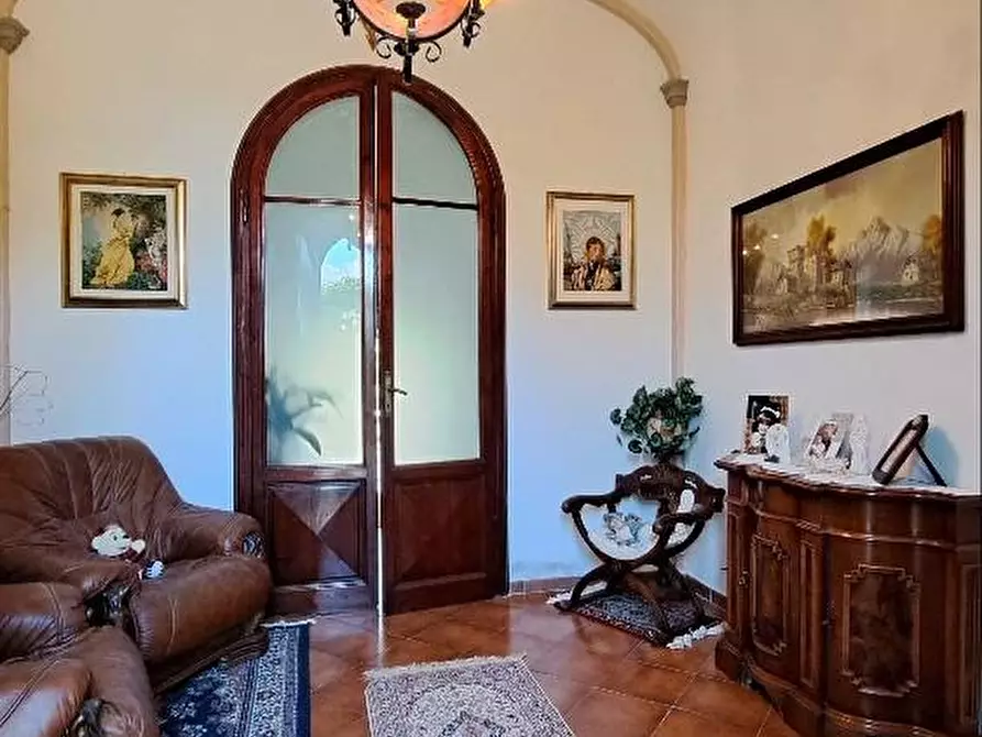 Immagine 18 di Villa in vendita  a Cascina