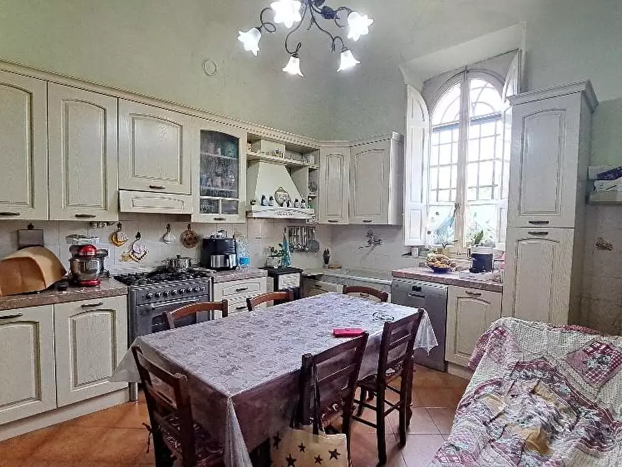 Immagine 21 di Villa in vendita  a Cascina