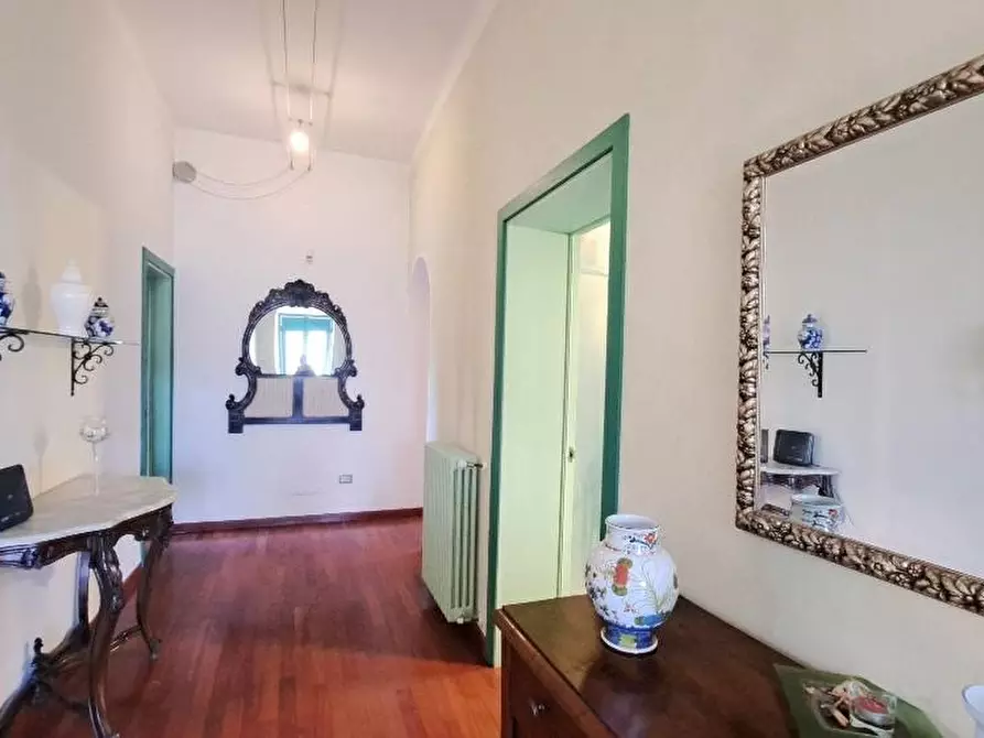 Immagine 9 di Villa in vendita  a Pisa