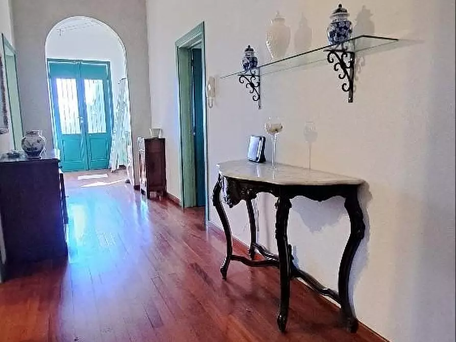 Immagine 8 di Villa in vendita  a Pisa