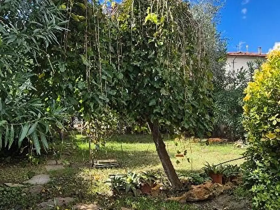 Immagine 42 di Villa in vendita  a Pisa