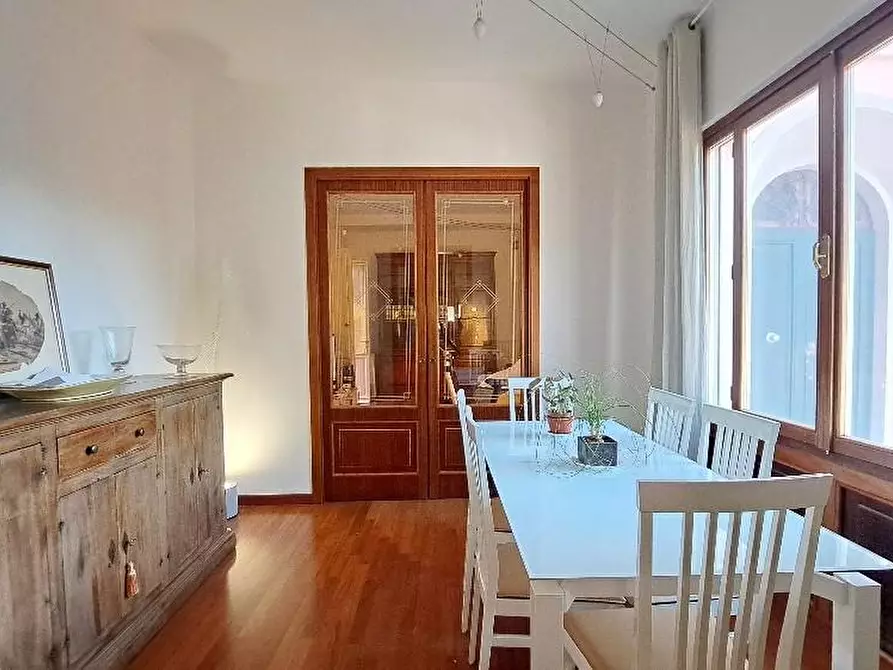 Immagine 14 di Villa in vendita  a Pisa