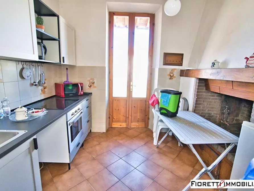 Immagine 9 di Porzione di casa in vendita  a Piombino