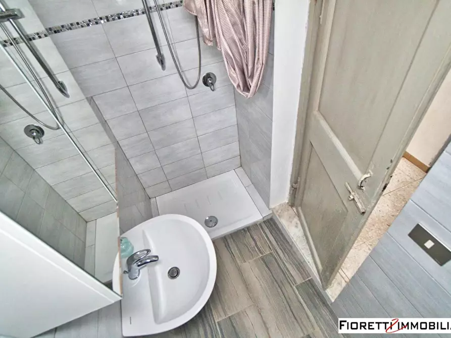 Immagine 25 di Porzione di casa in vendita  a Piombino