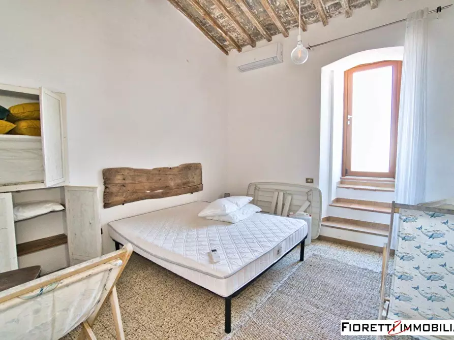 Immagine 13 di Porzione di casa in vendita  a Piombino