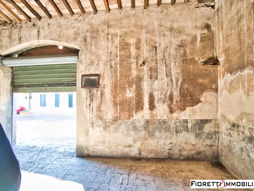 Immagine 39 di Porzione di casa in vendita  a Piombino