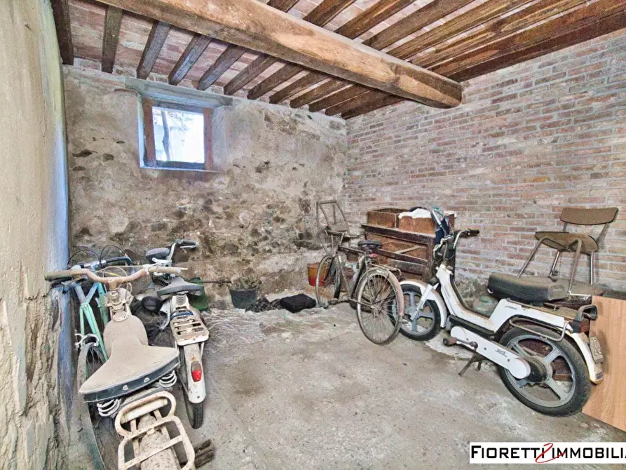 Immagine 34 di Porzione di casa in vendita  a Piombino