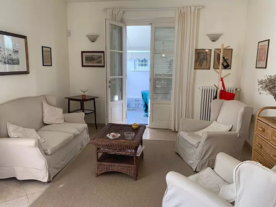 Immagine 6 di Villa in vendita  a Forte Dei Marmi