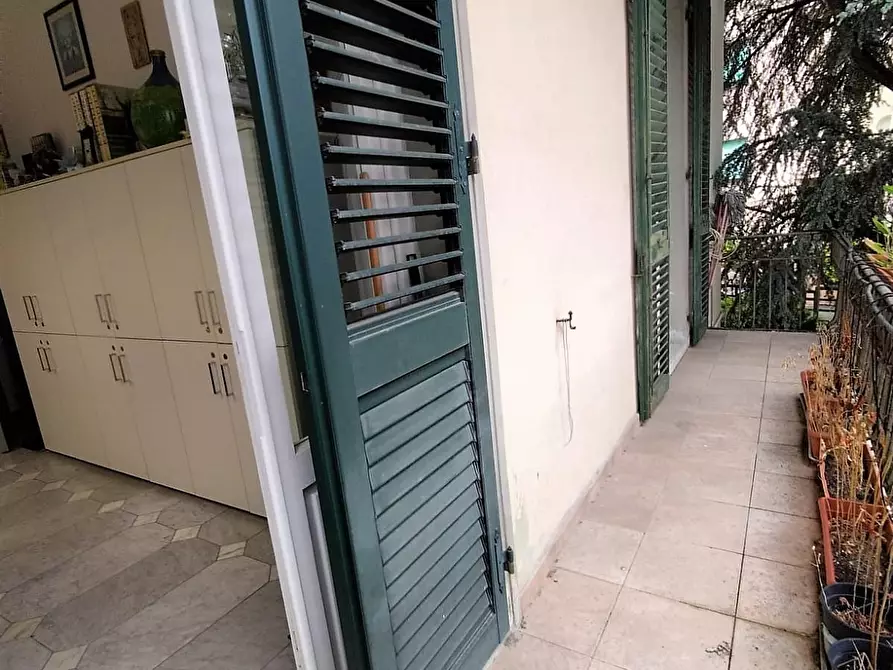 Immagine 8 di Appartamento in vendita  a Lucca