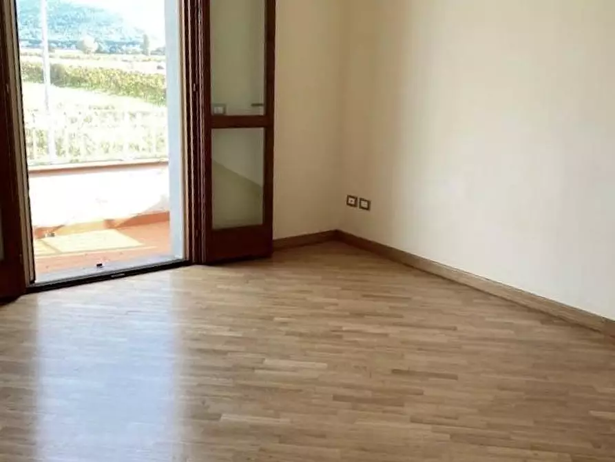 Immagine 8 di Casa bifamiliare in vendita  a San Giuliano Terme