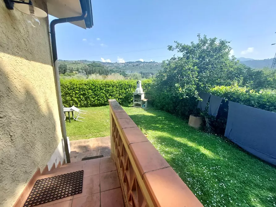 Immagine 6 di Villa in vendita  a Massarosa