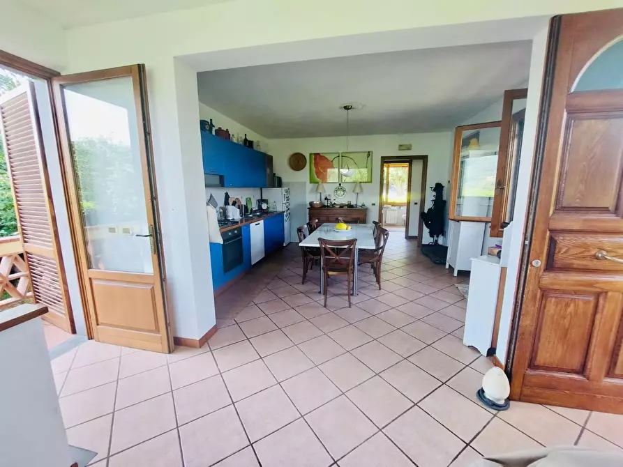 Immagine 12 di Villa in vendita  a Massarosa