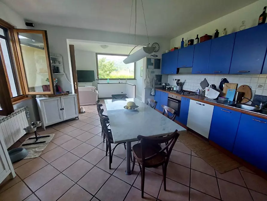 Immagine 10 di Villa in vendita  a Massarosa