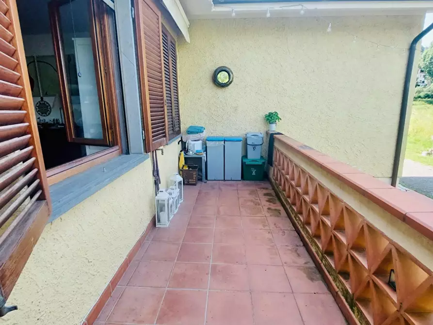 Immagine 8 di Villa in vendita  a Massarosa