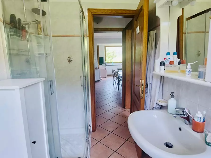 Immagine 17 di Villa in vendita  a Massarosa