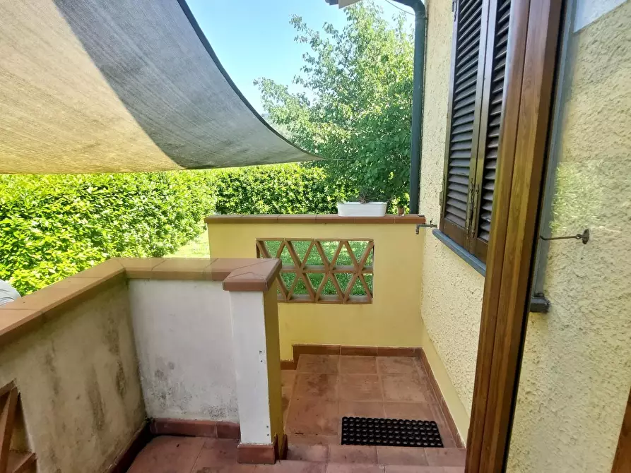 Immagine 9 di Villa in vendita  a Massarosa