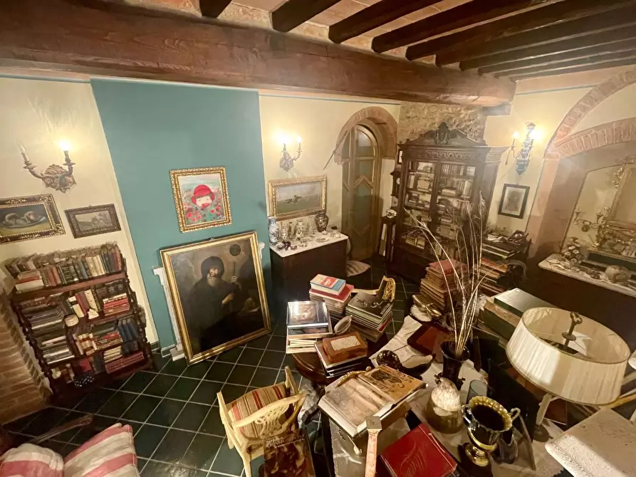 Immagine 22 di Casa colonica in vendita  a Asciano