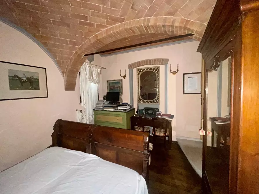 Immagine 26 di Casa colonica in vendita  a Asciano