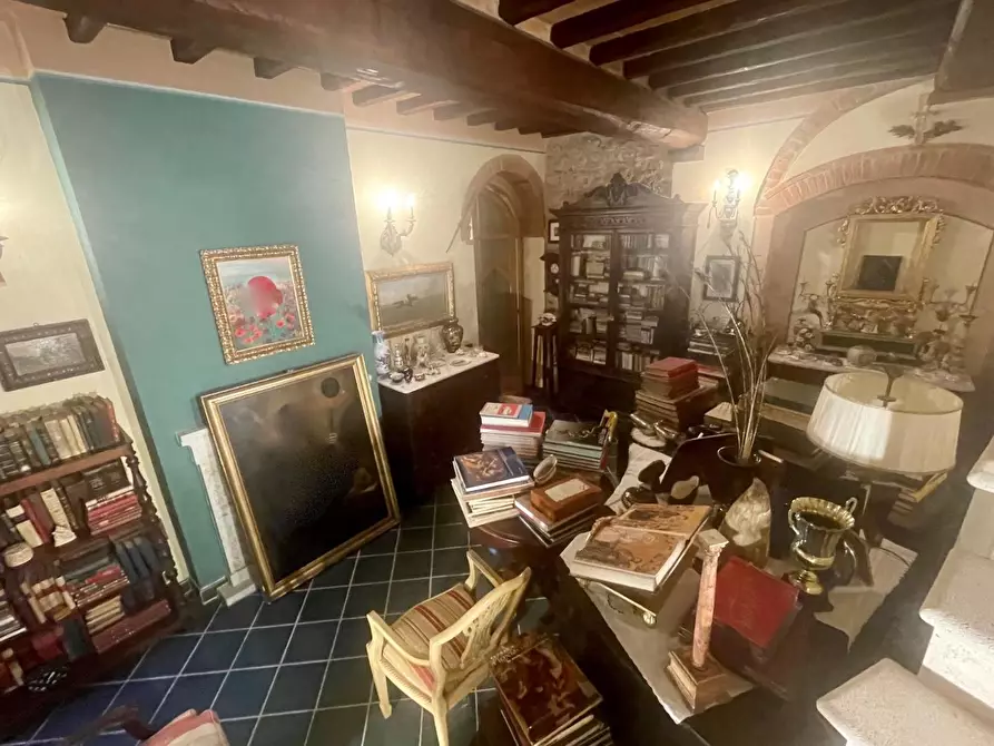 Immagine 45 di Casa colonica in vendita  a Asciano