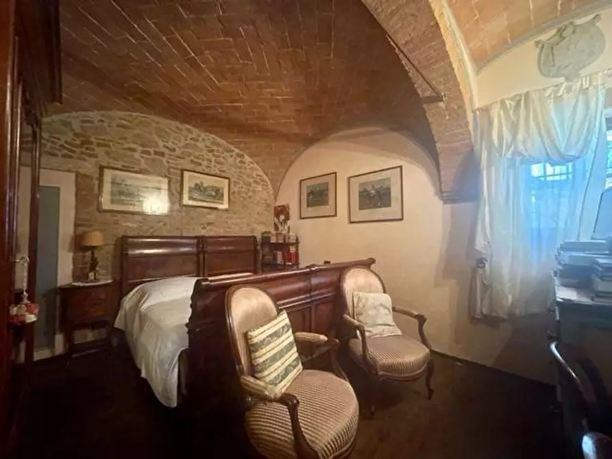 Immagine 42 di Casa colonica in vendita  a Asciano