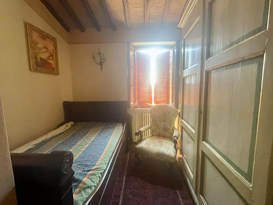 Immagine 46 di Casa colonica in vendita  a Asciano