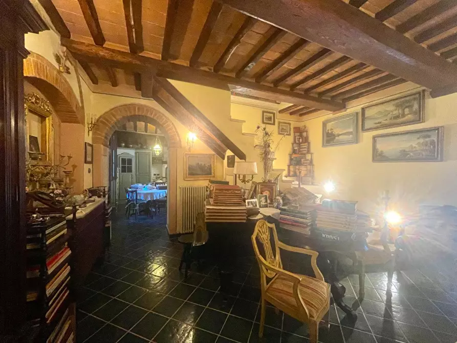 Immagine 23 di Casa colonica in vendita  a Asciano
