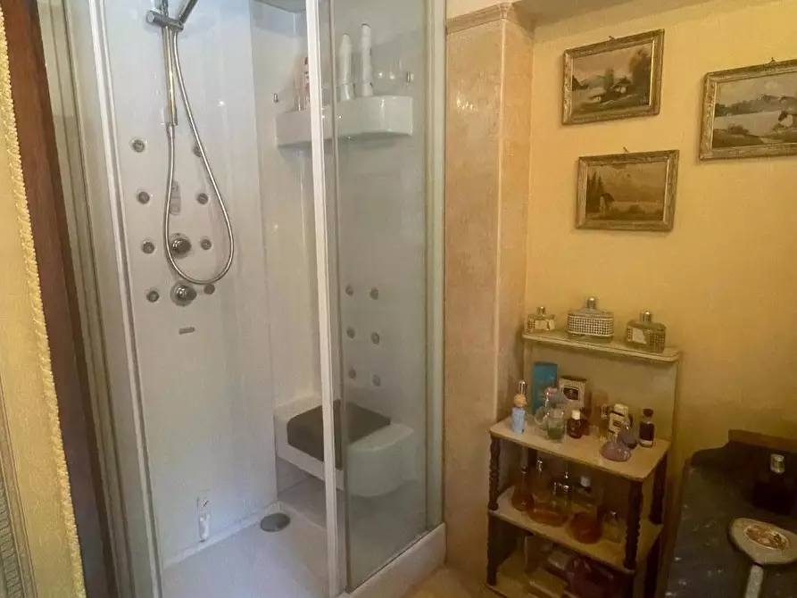 Immagine 39 di Casa colonica in vendita  a Asciano