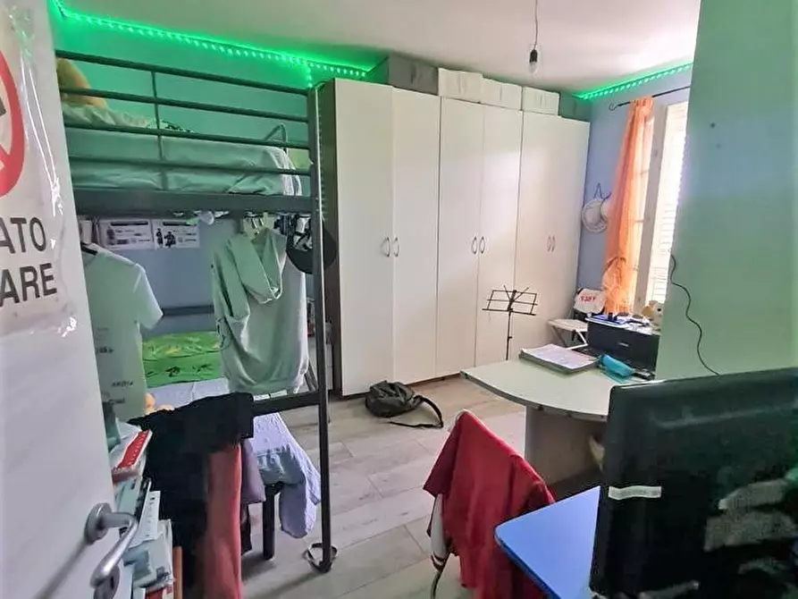 Immagine 14 di Villa in vendita  a Capannori