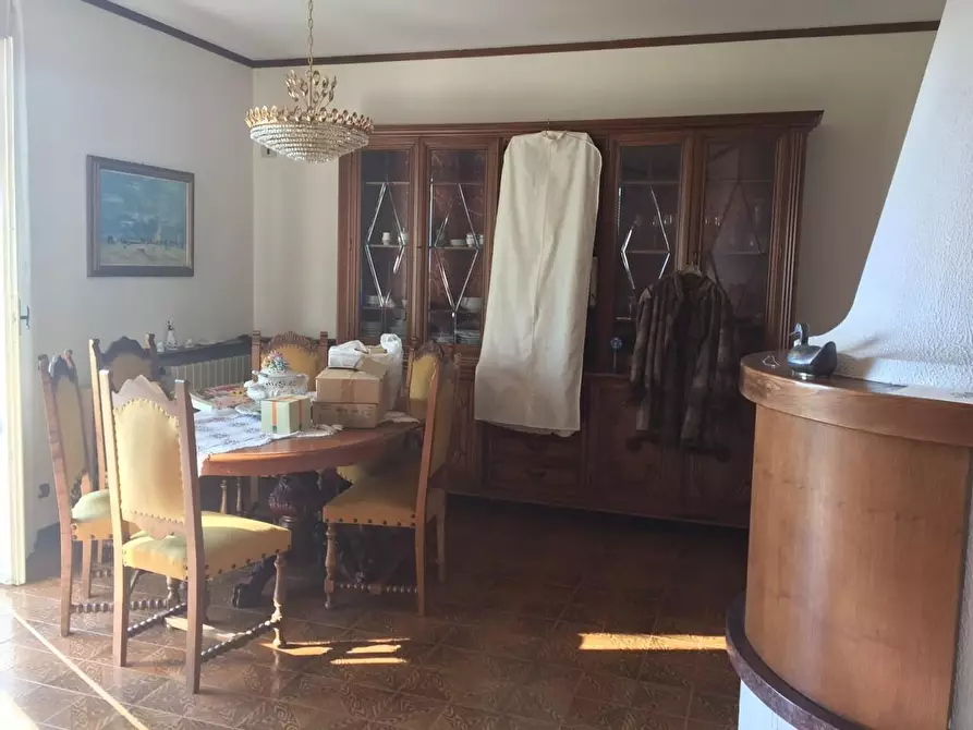 Immagine 8 di Villa in vendita  a Castelnuovo Magra