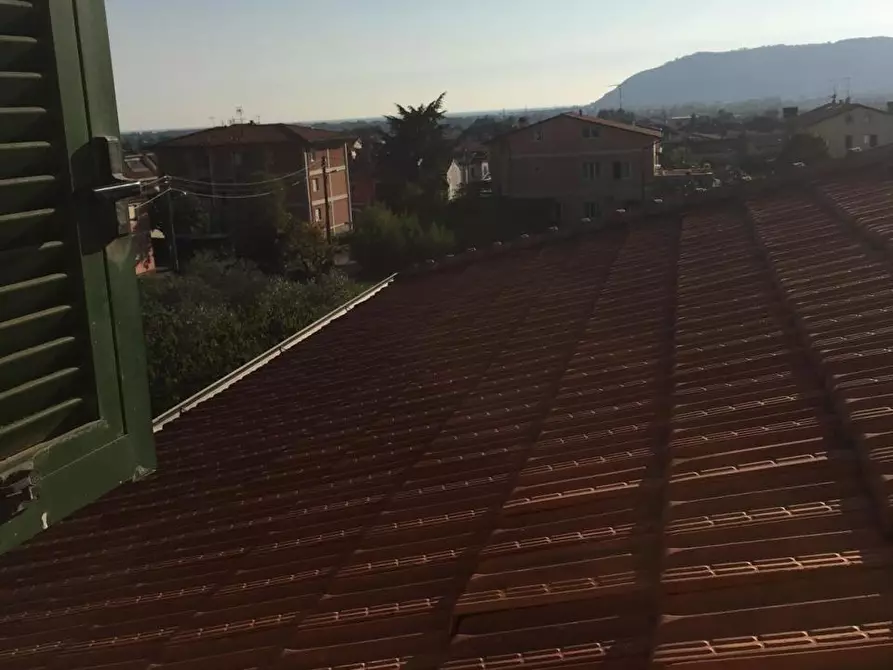 Immagine 11 di Villa in vendita  a Castelnuovo Magra