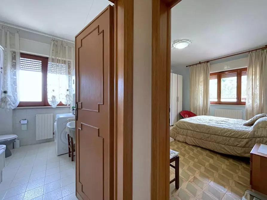 Immagine 16 di Casa indipendente in vendita  a Camaiore