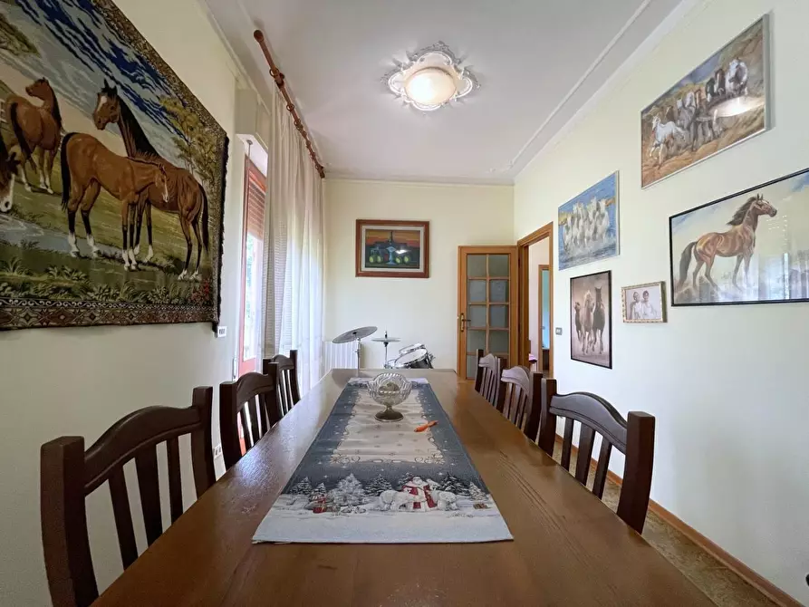 Immagine 8 di Casa indipendente in vendita  a Camaiore