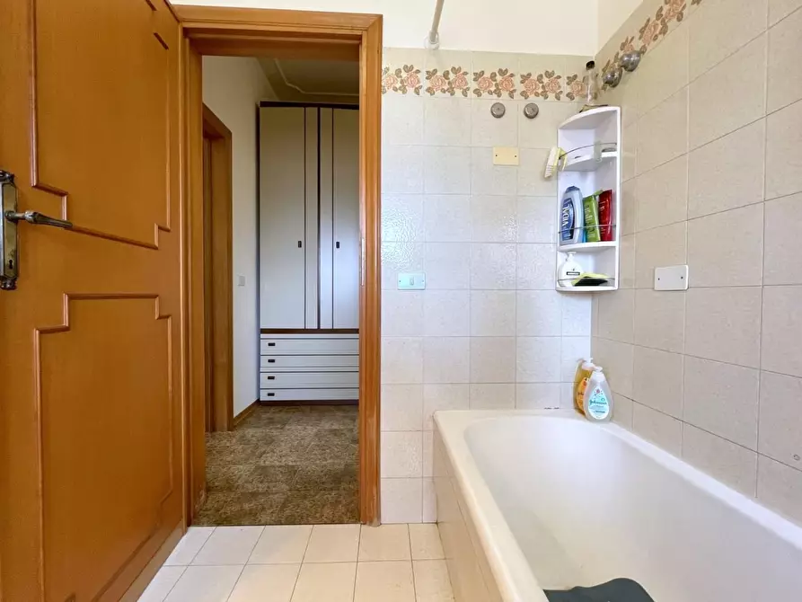 Immagine 19 di Casa indipendente in vendita  a Camaiore