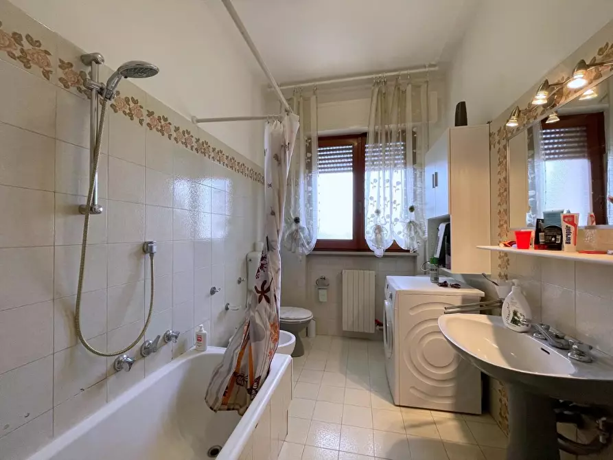 Immagine 17 di Casa indipendente in vendita  a Camaiore