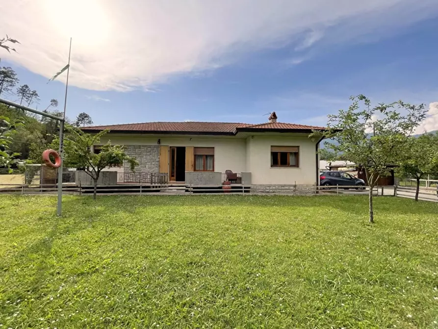 Immagine 33 di Casa indipendente in vendita  a Camaiore