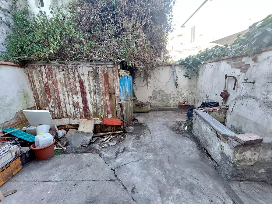 Immagine 5 di Villa in vendita  a Viareggio