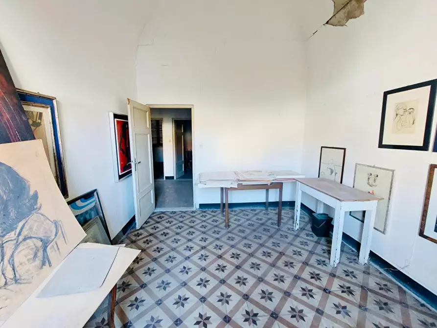 Immagine 12 di Villa in vendita  a Viareggio