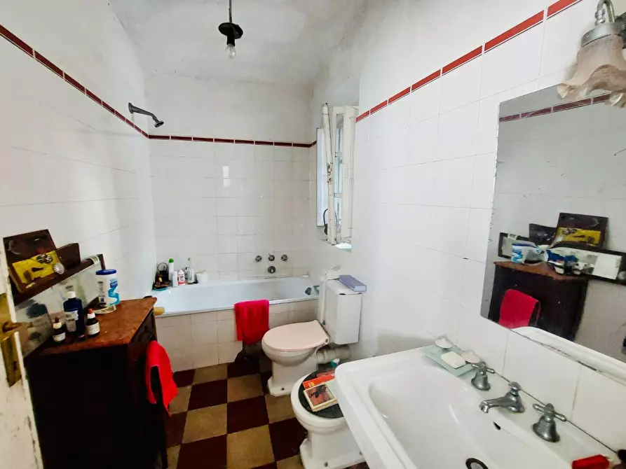 Immagine 27 di Villa in vendita  a Viareggio