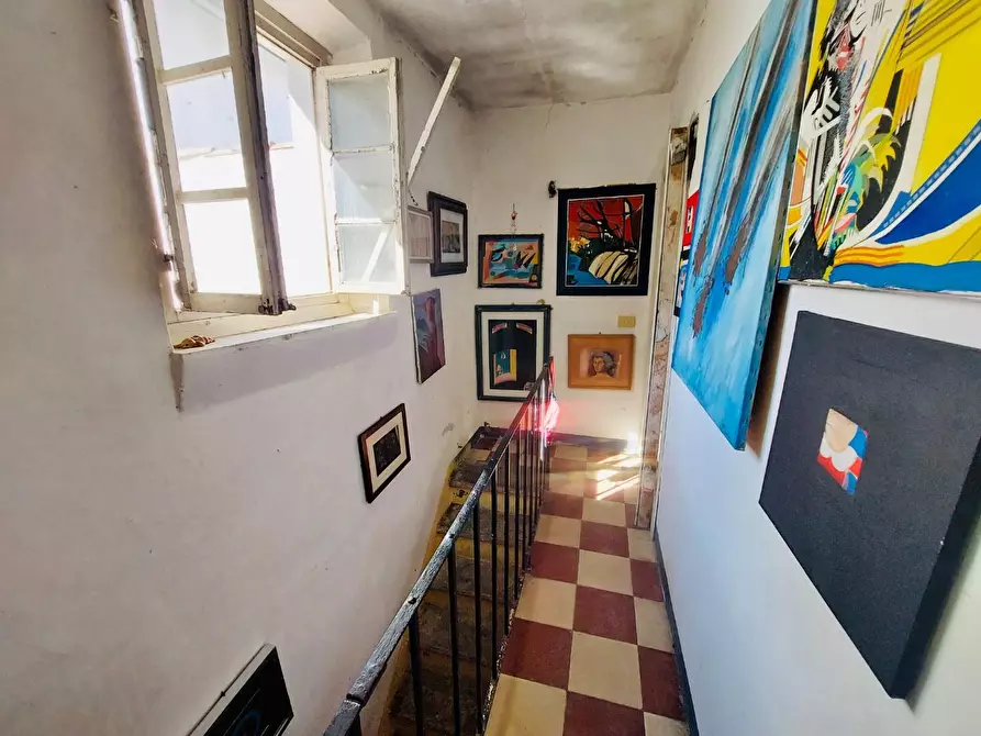 Immagine 28 di Villa in vendita  a Viareggio