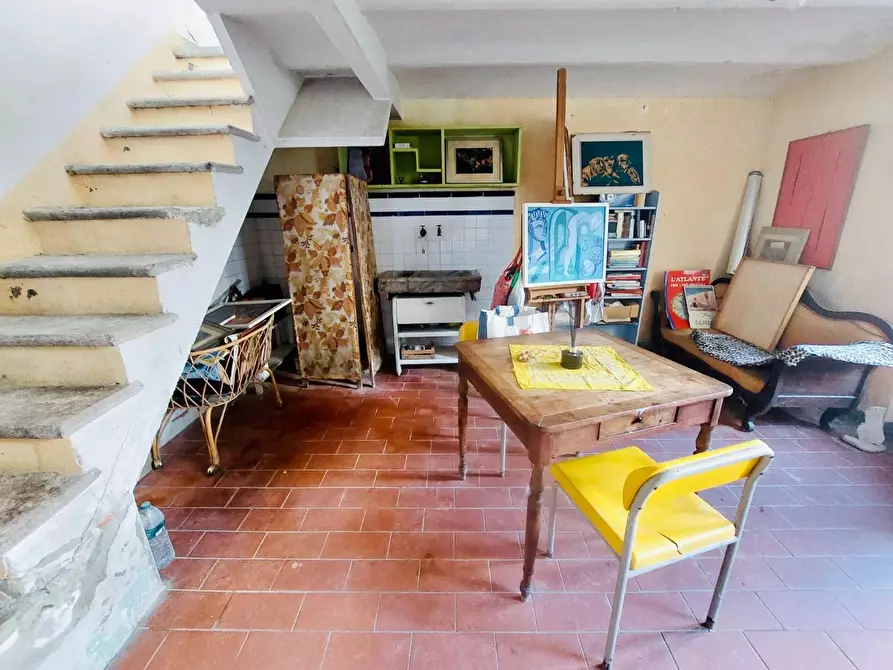 Immagine 21 di Villa in vendita  a Viareggio