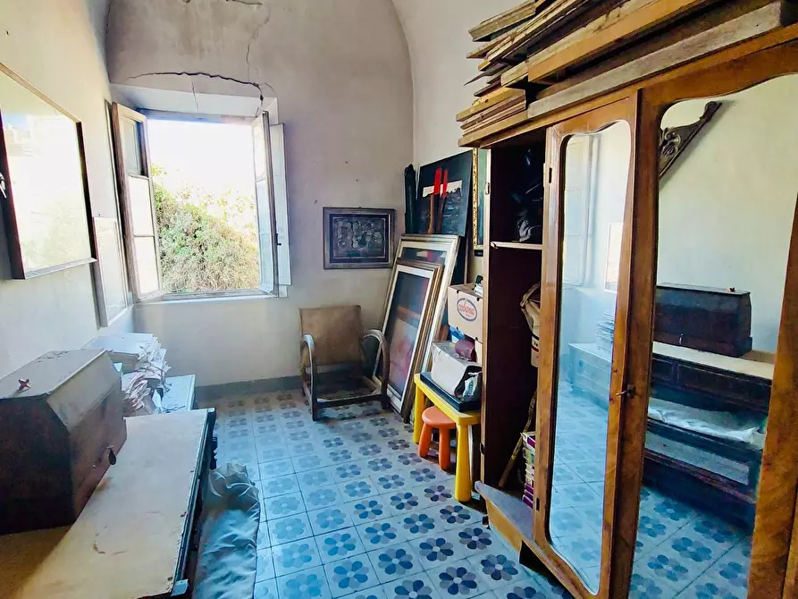 Immagine 13 di Villa in vendita  a Viareggio